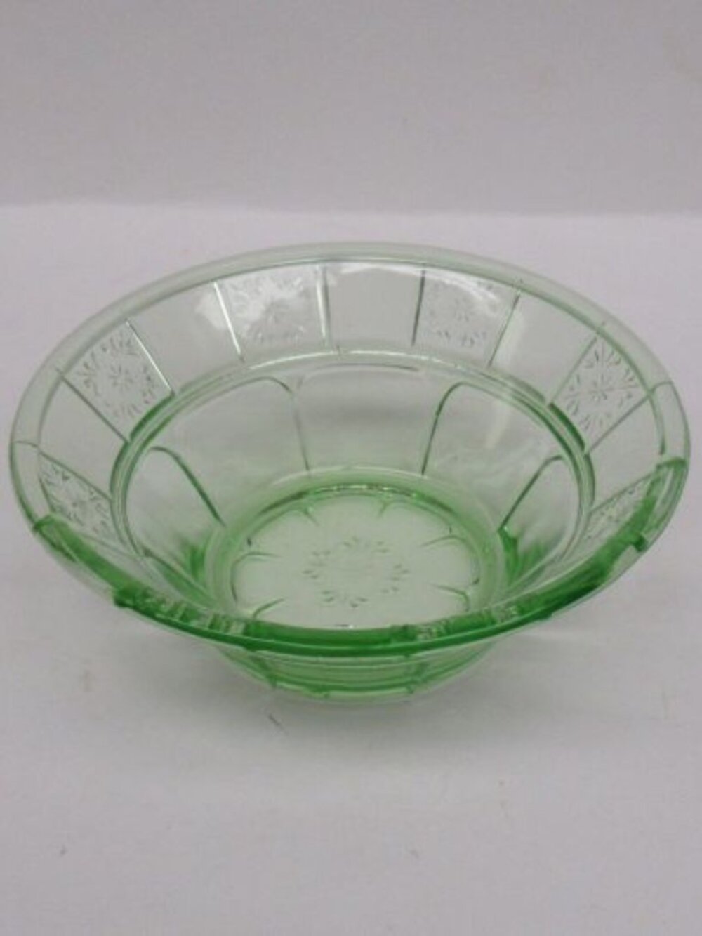 Jeannette Depression Glass Green DORIC 4 1/2 Inch Berry or Fruit Bowl